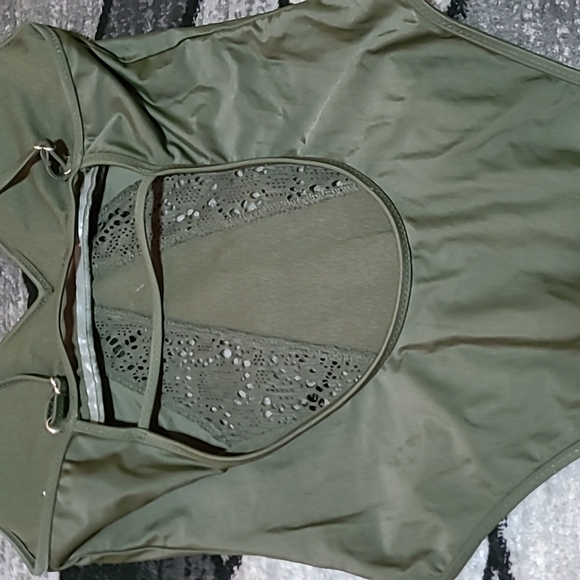 MOSSIMO ONE-PIECE V-NECK CROCHET SWIMSUIT - Picture 11 of 12